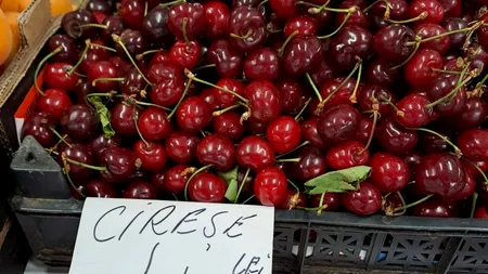 Cât costă un kilogram de cireșe într-o piață din Cartierul Militari