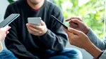 Persoanele care își țin telefoanele pe silențios au aceste trăsături de personalitate