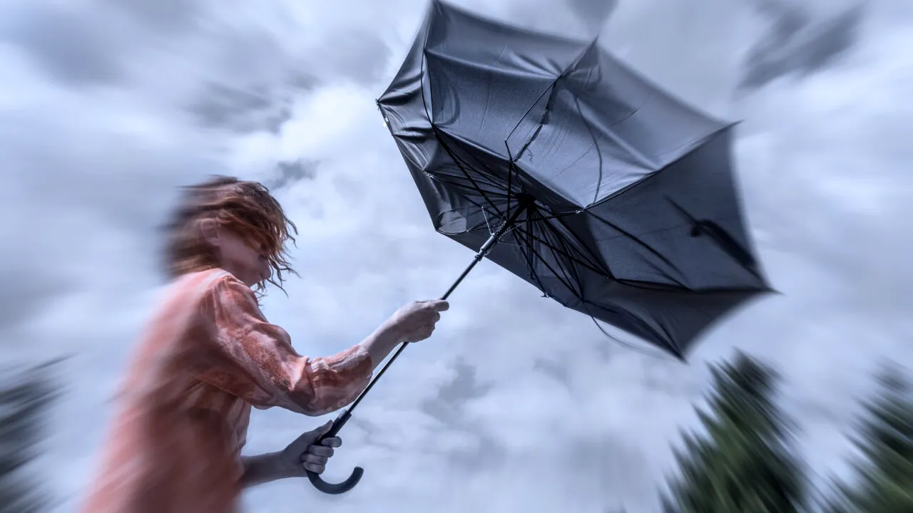 CICLONUL Zack a ajuns în România și va genera instabilitate accentuată. Sunt așteptate furtuni violente, intensificări ale vântului și ploi abundente