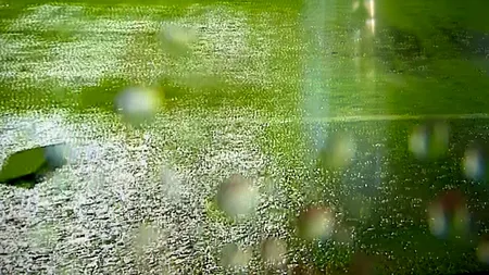 Avem primul meci întrerupt al sezonului în Superliga! Ploaie torențială la U. Cluj - Poli Iași