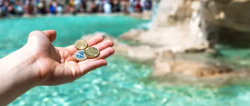 Ce se întâmplă cu monedele aruncate în Fontana di Trevi din Roma. Suma uriașă strânsă