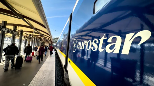 O pană de curent din Tunelul Canalului Mânecii a paralizat serviciul Eurostar. Toate trenurile dintre Londra, Paris, Amsterdam şi Bruxelles, anulate