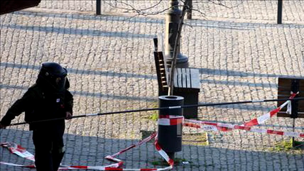 Mall evacuat în Râmnicu Vâlcea, după un apel la 112 privind o bombă 