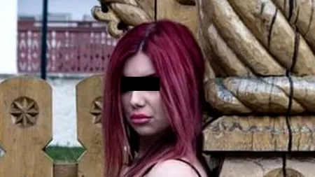 O elevă s-a fotografiat îmbrăcată sumar, cu o armă în mână, la Mănăstirea Ciolanu