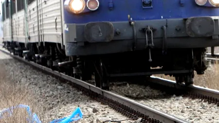Un bărbat a murit după ce a căzut dintr-un tren care circula pe ruta Chitila-Săbăreni