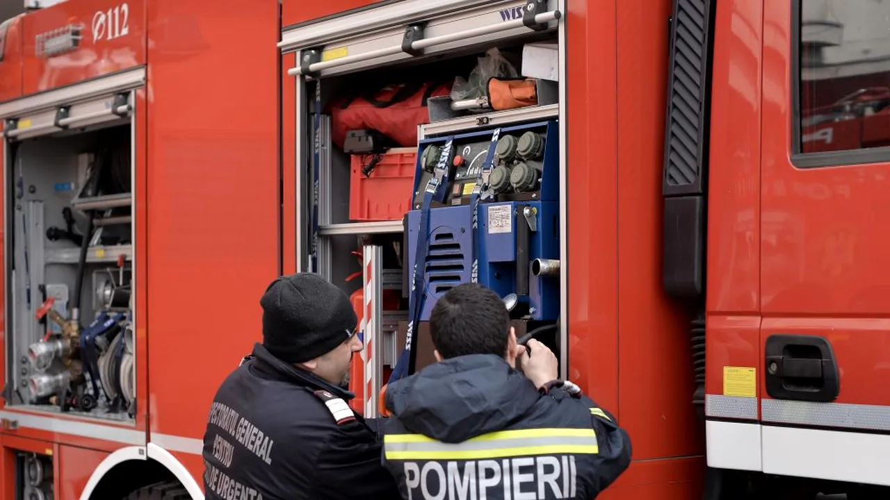Un nou incendiu provocat de deținuții de la Rahova, lichidat de ISU. Mai multe persoane, transportate la spital