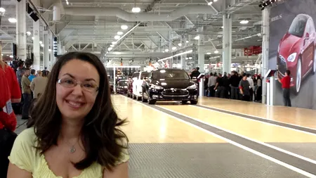 Drumul studentei Cristina, din Brașov până în laboratoarele Boeing și Tesla. „Mulți spuneau că nu sunt în toate mințile de conduc atât pentru un job