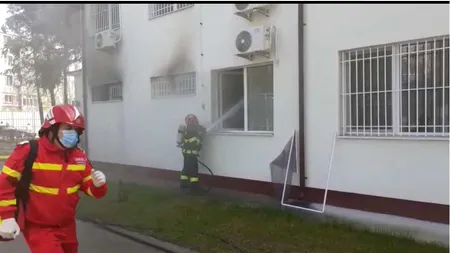 VIDEO. Incendiu la Secţia de Psihiatrie a Spitalului Judeţean din Slatina / Focul a pornit din cauza unui pacient cronic care a intrat în sevraj și a fost dus în izolator