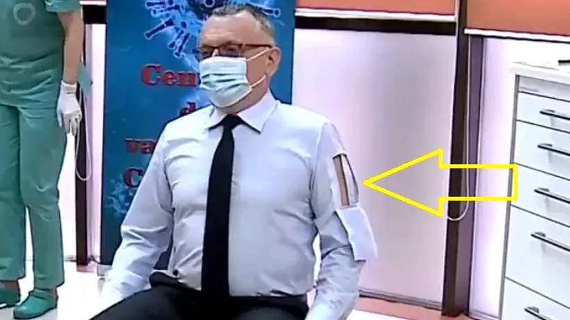 Ministrul Educației, „echipat” pentru vaccinare: A venit purtând o cămașă cu o „fereastră specială” - VIDEO