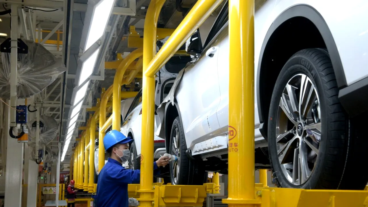Cel mai important producător de AUTOMOBILE electrice din China amână începerea producției la noua sa uzină din Ungaria. Care sunt cauzele
