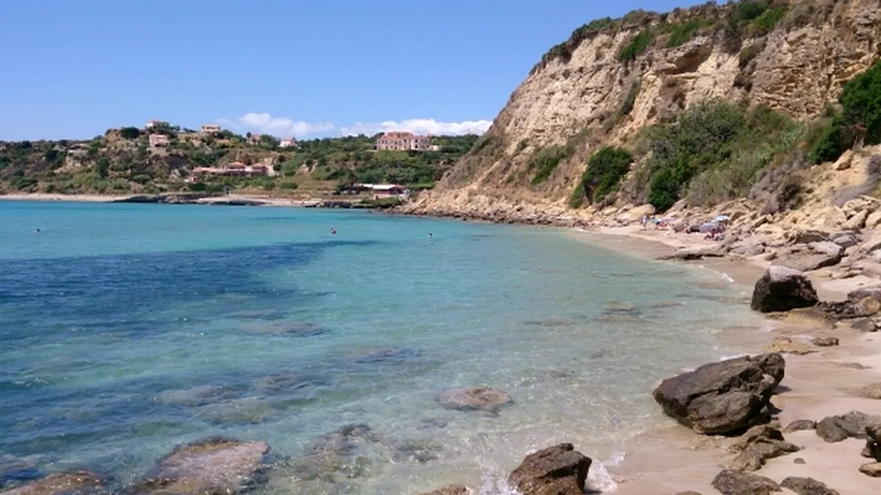 Warren Buffett a cumpărat insula greacă Agios Thomas pentru 15 milioane de euro