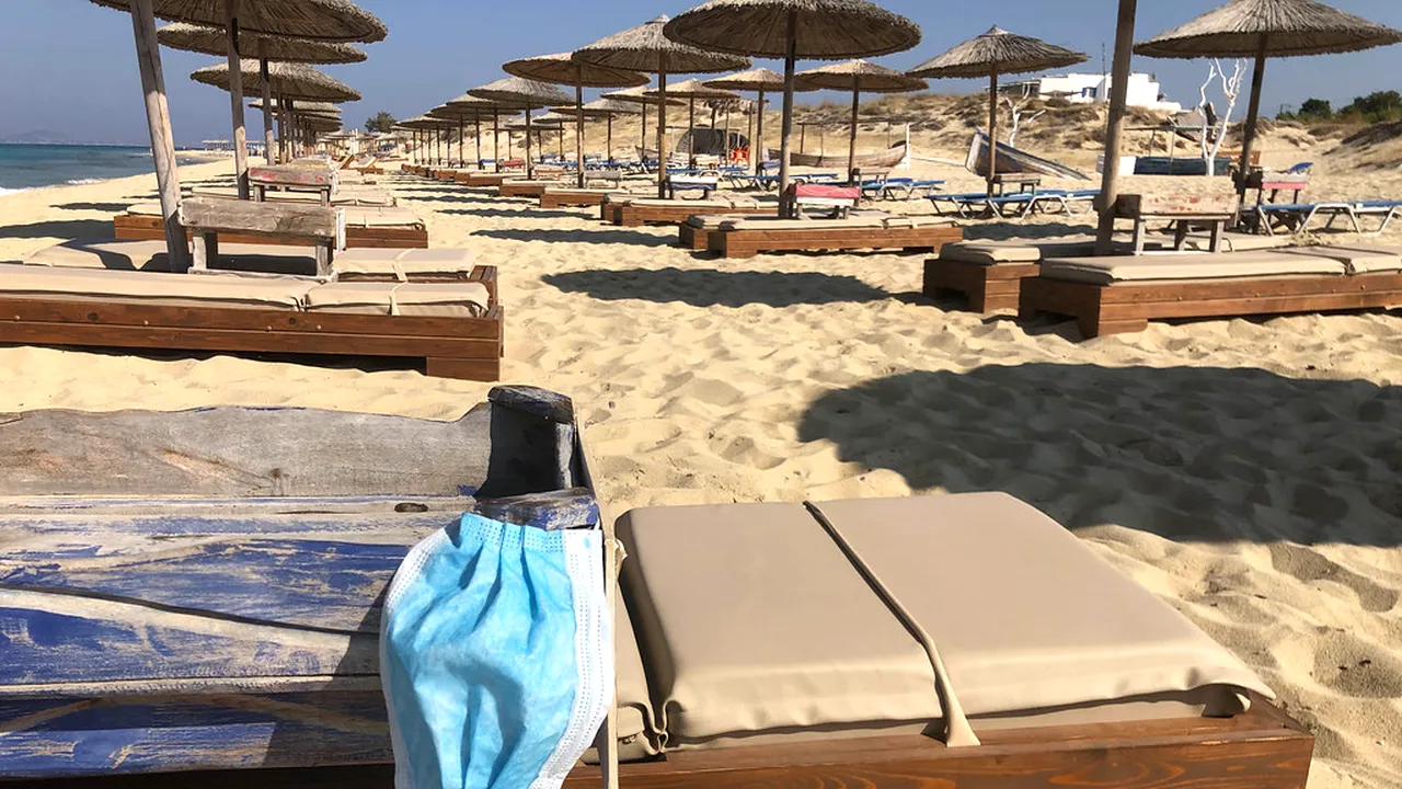 Fără mască pe plajă de la 1 iunie, dar cu condiții. Ce schimbări a anunțat premierul după discuția cu reprezentanții HoReCa