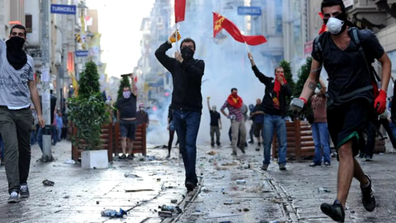 Recentul oasepete al românilor, Recep Erdogan, vrea ordine și disciplină în țara lui. Ce vor păți cei care vor purta așa ceva în Turcia