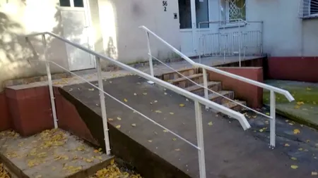 Două noi rampe pentru persoane cu dizabilități, realizate de Societatea INFRASTRUCTURĂ S5 (P)