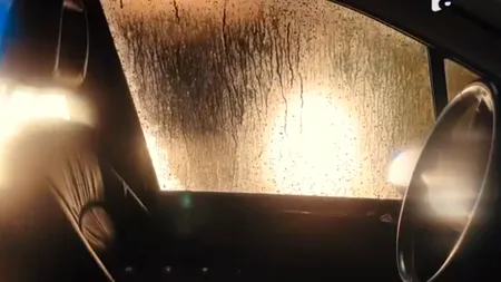 Flash-urile agresive în trafic te pot lăsa fără PERMIS! Noua regulă care schimbă tot