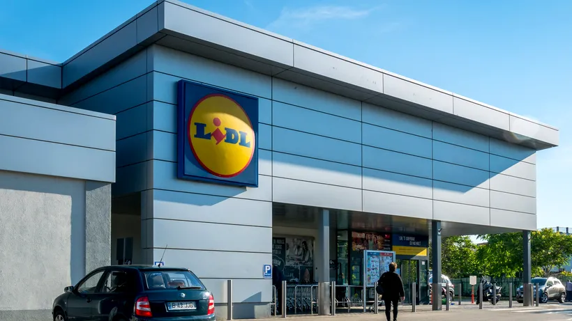 Câți lei primește salariu o casieriță Lidl în România, în 2022. Câștigă mai puțin decât la Mega Image sau Carrefour