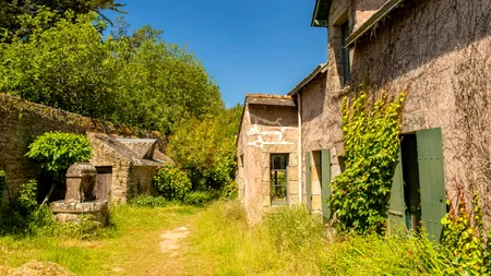 Satul fantomă descoperit absolut întâmplător în Ţara Galilor. Toți localnicii l-au abandonat acum un deceniu, ca la un semnal