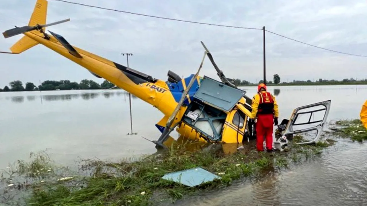 Elicopter aflat în timpul operațiunilor de salvare, PRĂBUȘIT în Italia! Patru persoane au ajuns la spital