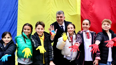 Marcel Ciolacu a desenat cu copii de 1 Decembrie: „Să ne amintim că suntem toți români și că avem un drum comun de parcurs ca națiune”