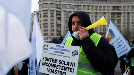 Polițiștii protestează în fața Guvernului. Care sunt revendicările acestora | FOTO, VIDEO