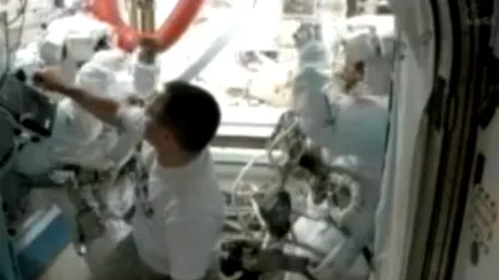 VIDEO - Doi astronauți de pe ISS au dansat pe ritmurile piesei 