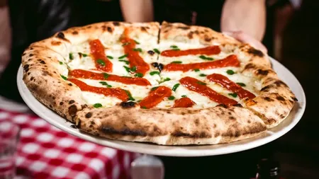 Povestea secretă a pizzei Margherita care a schimbat lumea. Cum arată și unde se găsește „cea mai bună pizza din lume“