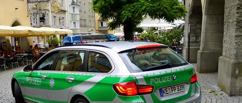 Isprava unui român în Germania: A provocat un accident și a coborât din mașină cu o sticlă de bere în mână. Apoi, s-a cățărat pe un gard și a fugit