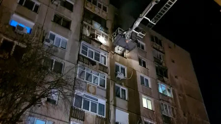 VIDEO | Incendiu într-un bloc din Sectorul 5 al Capitalei. Un locatar a suferit un atac de panică, iar 20 de persoane au fost evacuate
