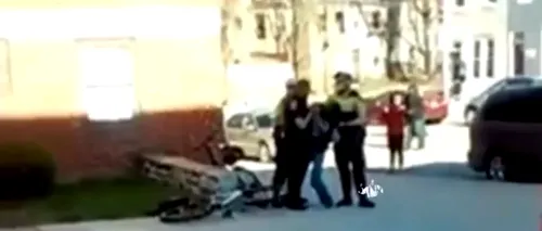 Polițiștii americani lovesc din nou. Un suspect a murit după o leziune la coloana vertebrală suferită în timp ce era reținut