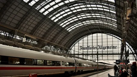 De ce nu poate fi condamnat bărbatul care, anul trecut, a împins o femeie și pe copilul acesteia în fața unui tren din Gara Frankfurt. „Îmi pare foarte rău, în special pentru familie”