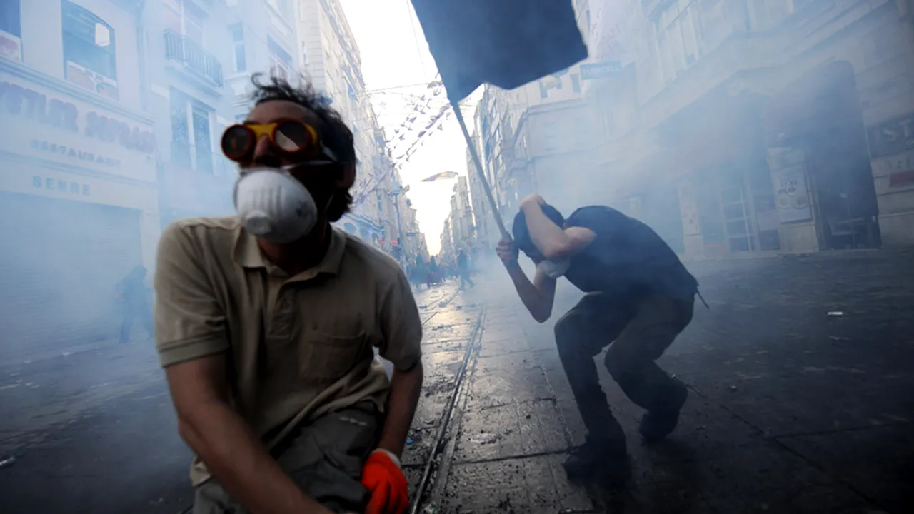 UPDATE  Mii de manifestanți în Turcia. Poliția a folosit gaze lacrimogene. Noua țintă a manifestanților: premierul Erdogan