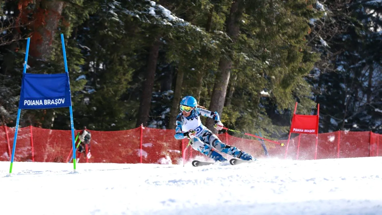 Competițiile de schi alpin de la Poiana Brașov aduc în România peste 200 de sportivi din întreaga lume. FIS Children Trophy și FIS RACE, în calendarul oficial al Federației Internaționale de Schi