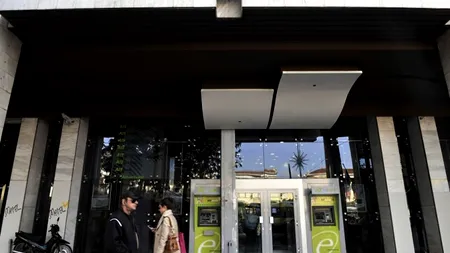 SCANDAL POLITIC la Atena după ce fostul șef al ATEbank a transferat în străinătate 8 milioane de euro