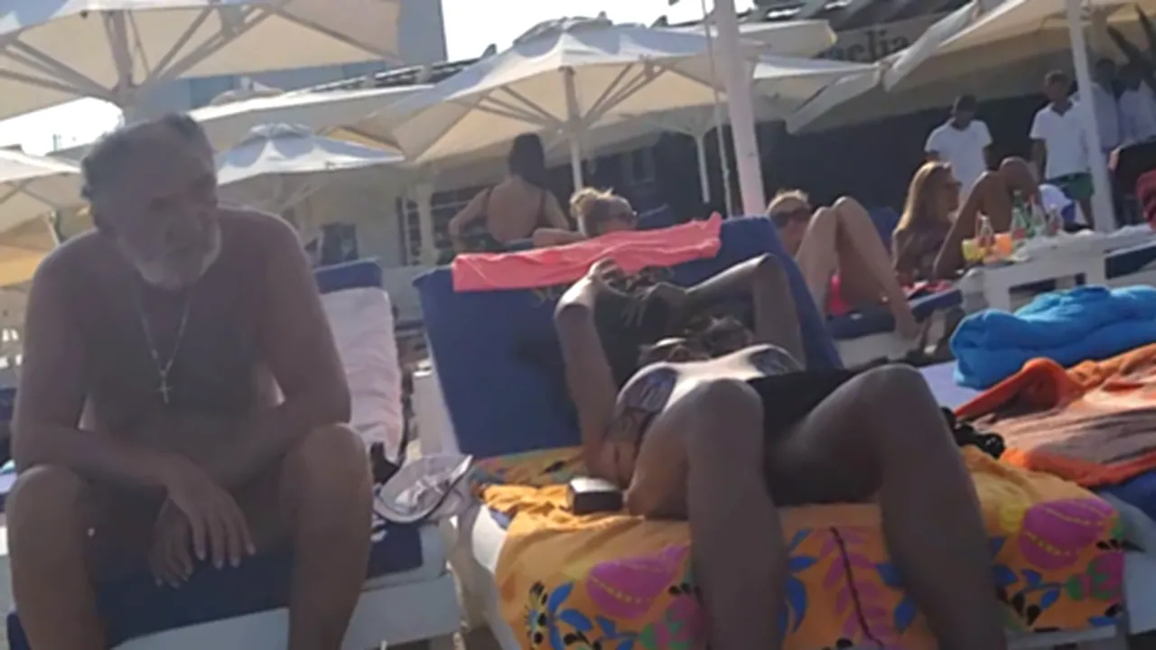 Apariție-surpriză pe plajă la Mamaia. Cine este tânăra de 32 de ani care l-a însoțit pe Ion Țiriac