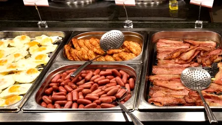 Ce a primit să mânânce o turistă româncă, la all-inclusive în Bulgaria: 