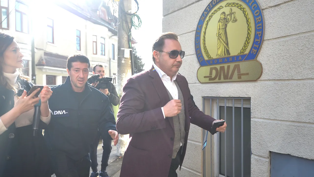 Fostul deputat PSD Cristian RIZEA nu s-a prezentat la termenul de judecată: Se confruntă cu PROBLEME financiare, nu are un DOMICILIU stabil și se află în SUA