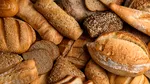 Nutriționiștii sunt de acord: pâinea congelată este mai sănătoasă, dar majoritatea oamenilor o fac greșit. Cum se procedează, de fapt