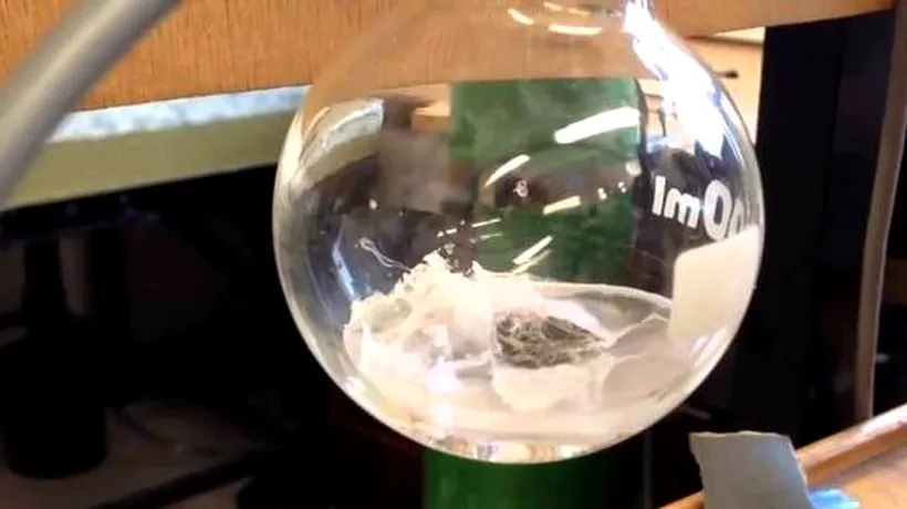 Cum poate fi apa lichidă, solidă și gazoasă în același timp. VIDEO