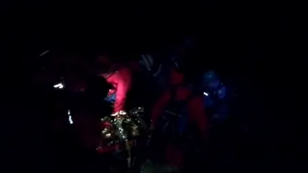 Un profesor care însoțea un grup de studenți în Munții Făgăraș, găsit mort după ce a CĂZUT într-o râpă. Un alt turist este rănit. Salvamontiștii au recuperat 45 de tineri din zona Vf. Moldoveanu