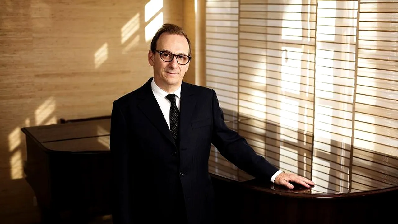Pianistul Jeremy Menuhin, fiul celebrului Yehudi Menuhin, concertează la București