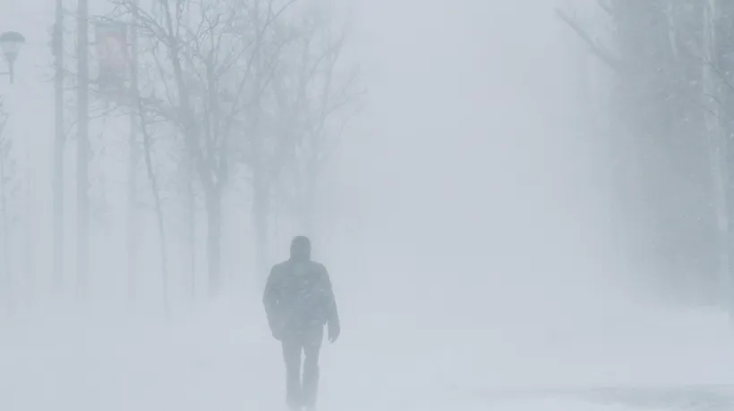 COD ROȘU de viscol și ninsoare, în două județe din Moldova. Localnicii au primit mesaje de avertizare RO-ALERT și mai multe drumuri au fost închise