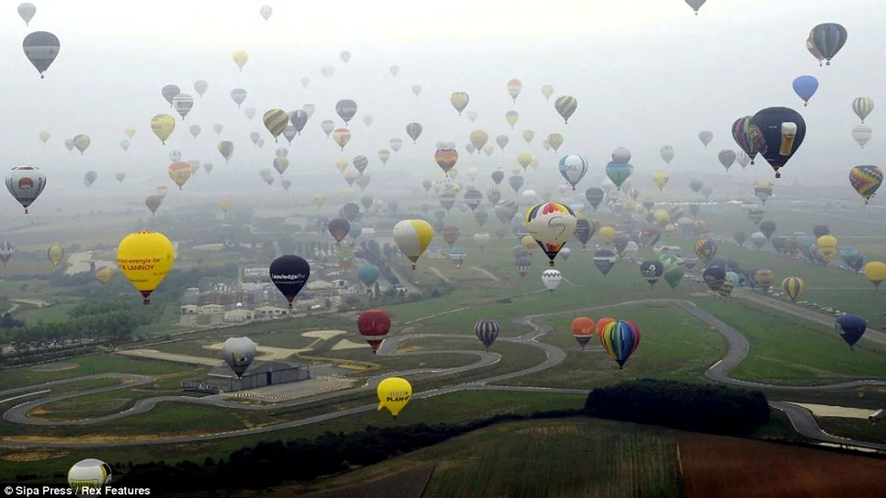 ATERIZARE FORȚATĂ: Opt BALOANE CU AER CALD au căzut în Munții Gurghiu