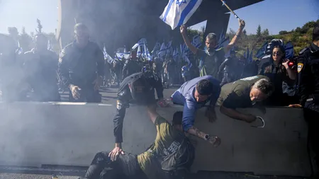 Reforma judiciară a lui Netanyahu scoate, din nou, oamenii în stradă. 66 de protestatari sunt arestați