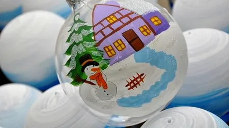 Povestea micului atelier din Cluj în care se fabrică globurile care împodobesc brazii de Crăciun pentru americani, englezi și francezi 