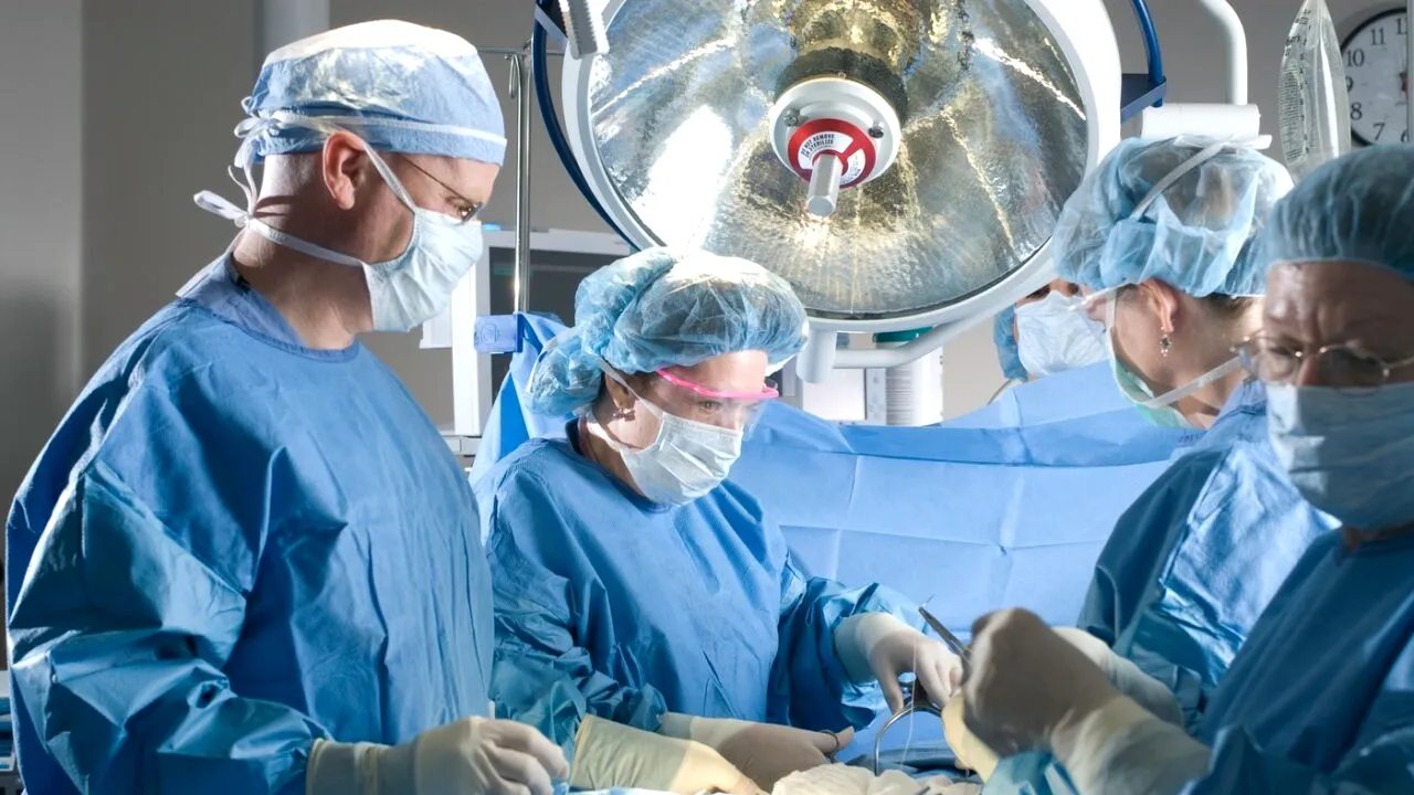 Diferențele majore dintre sistemul MEDICAL suedez și cel românesc. Medic cardiolog: „Oamenii sfințesc locurile și profesiile”