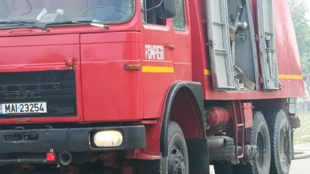 Incendiu în podul unei case din Lugoj, flăcările riscând să se extindă la o școală