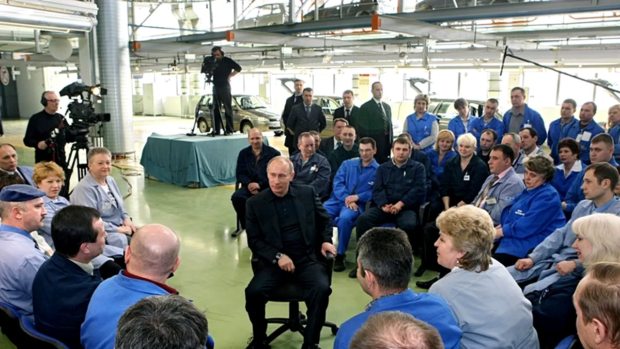 Vladimir Putin promite susținătorilor săi reintroducerea de vineri a titlului de 