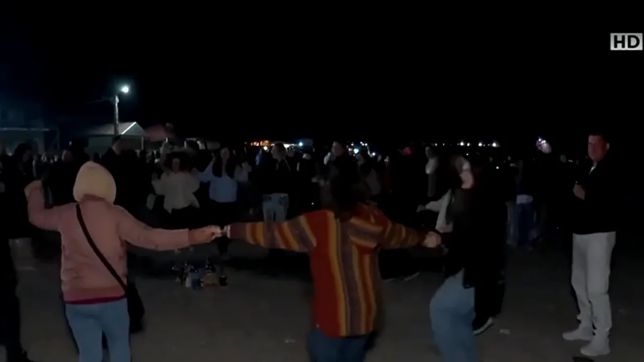 Stațiunea Vama Veche, centrul distracției pe litoral, de 1 Mai. Turiștii au făcut hore, au dansat și au cântat până dimineața