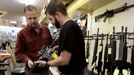 Efectul Black Friday asupra vânzărilor de arme din SUA