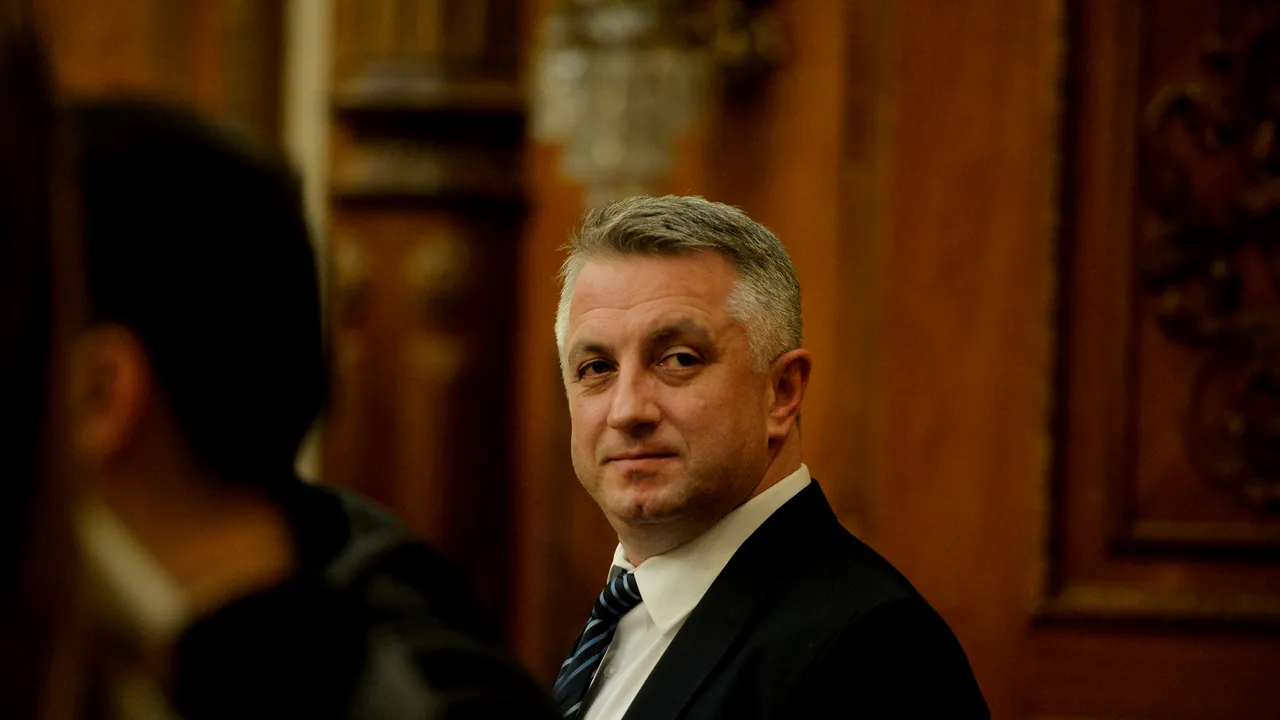 Comisia de învățământ din Senat cere demisia ministrului Comunicațiilor